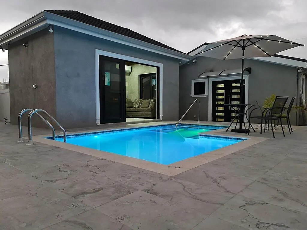 Cozy Stay With Private Jacuzzi Pool Old Harbour 592