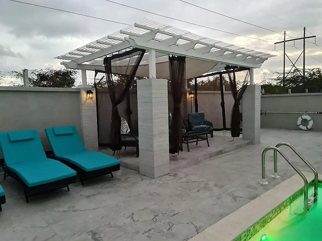 Cozy Stay With Private Jacuzzi Pool Old Harbour 592 0*,
