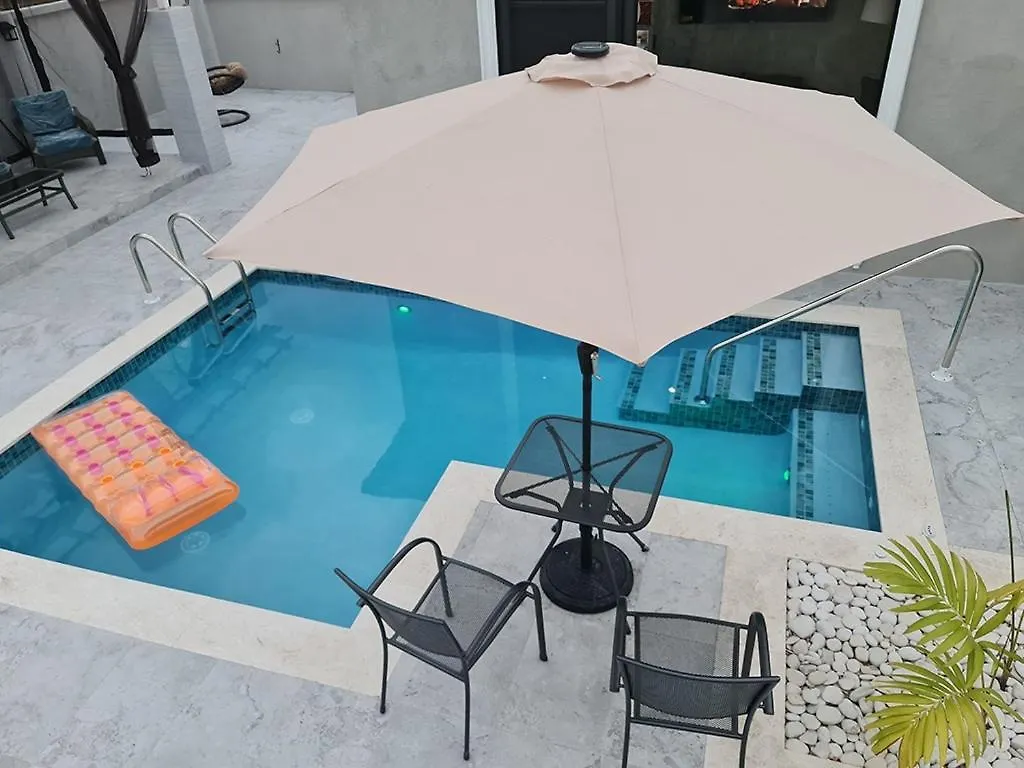 Cozy Stay With Private Jacuzzi Pool Old Harbour 592 Holiday home