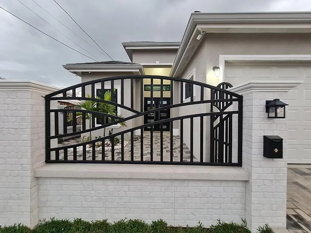 Holiday home Cozy Stay With Private Jacuzzi Pool Old Harbour 592
